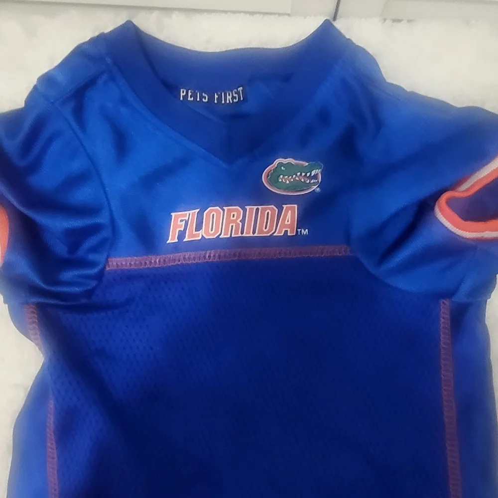 Pet First Florida Gators dog shirt size M. 12